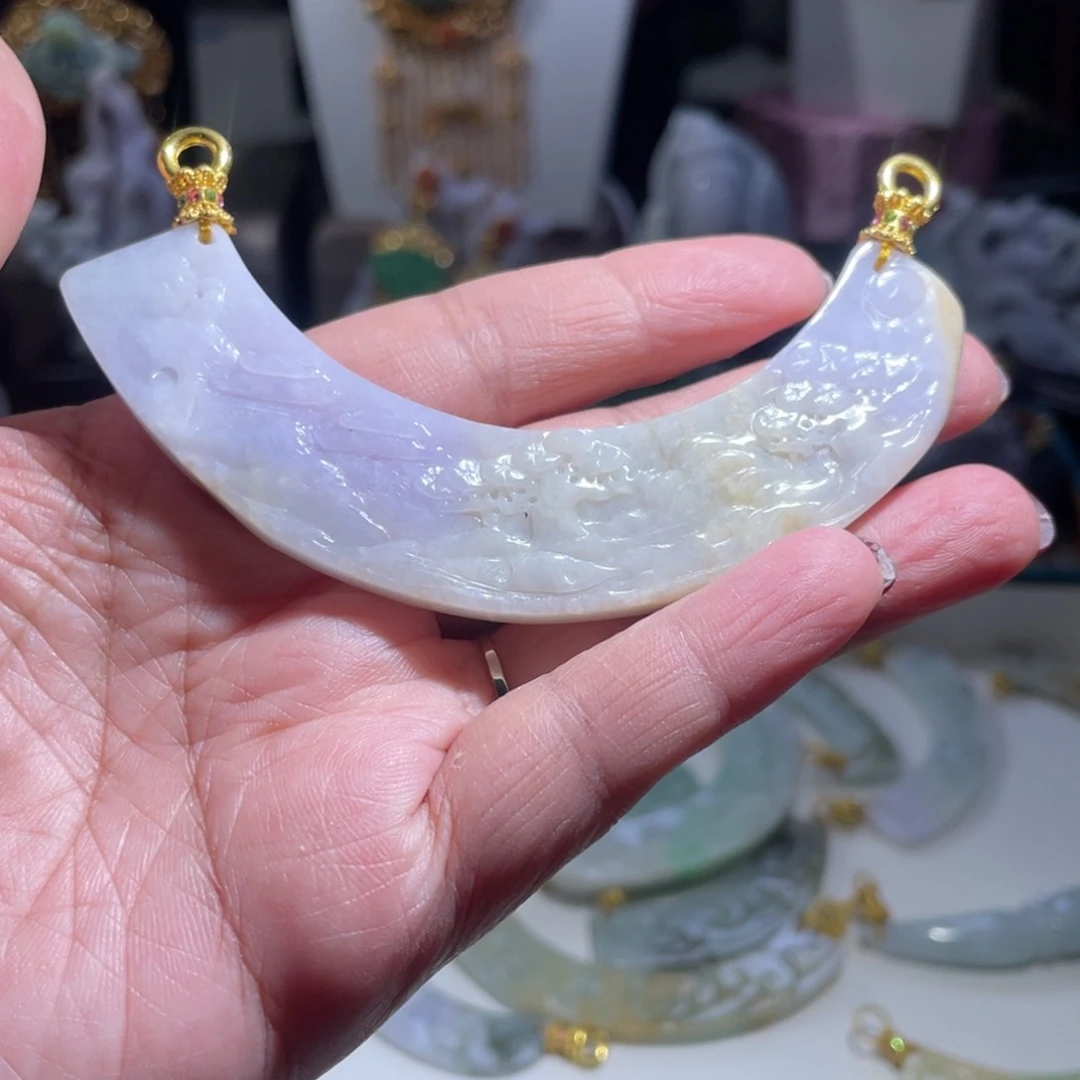 翡翠颈饰未镶嵌折**大