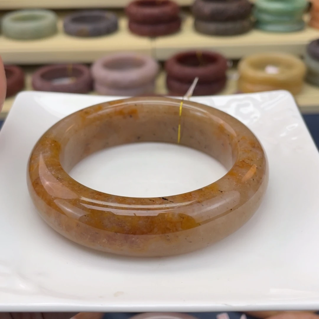 【闪购商品】石英质玉手镯未镶嵌云*躲