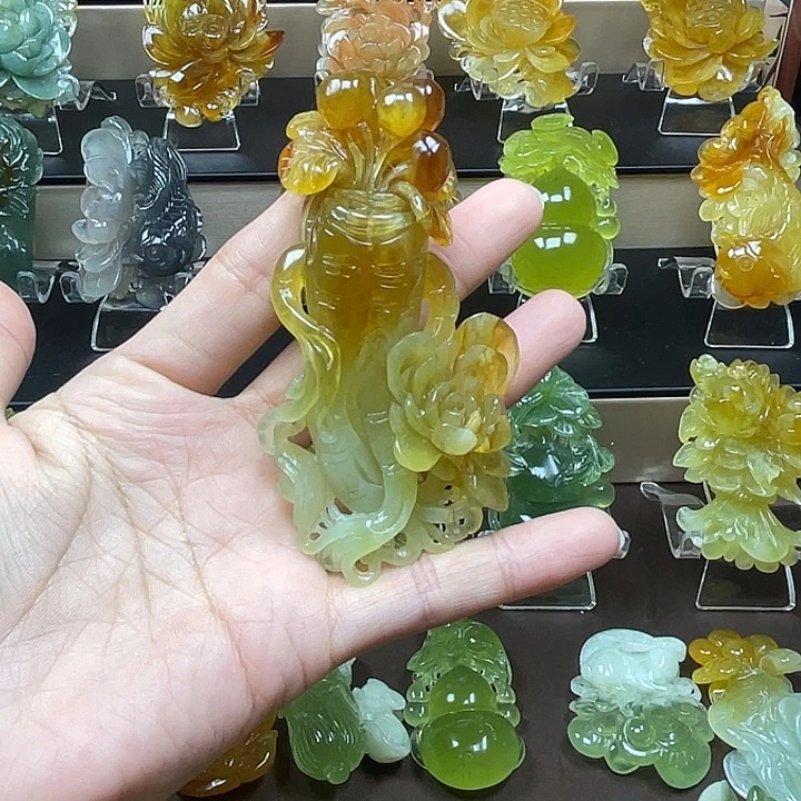 用***洋蛇纹石玉未镶嵌颈饰
