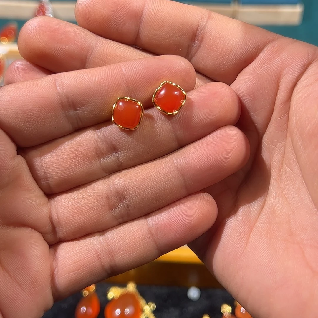 南红玛瑙未镶嵌耳饰