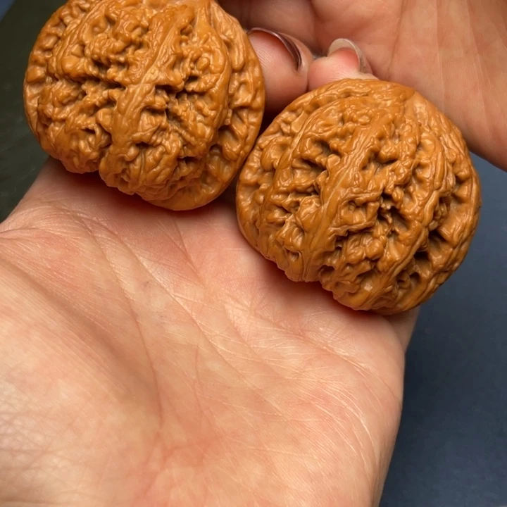 文玩核桃把件粗筋42
