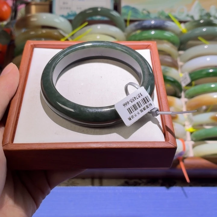 和田玉未镶嵌手镯58