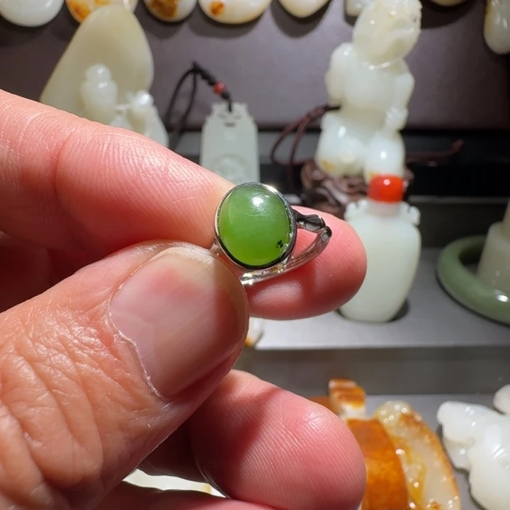 和田玉戒指钛钢和田碧玉