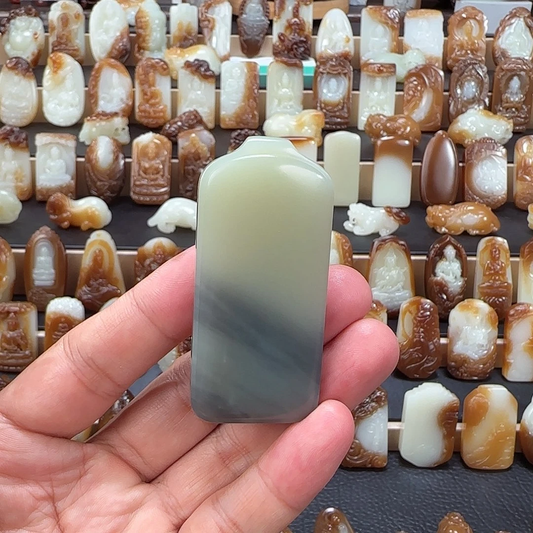 和田玉未镶嵌颈饰