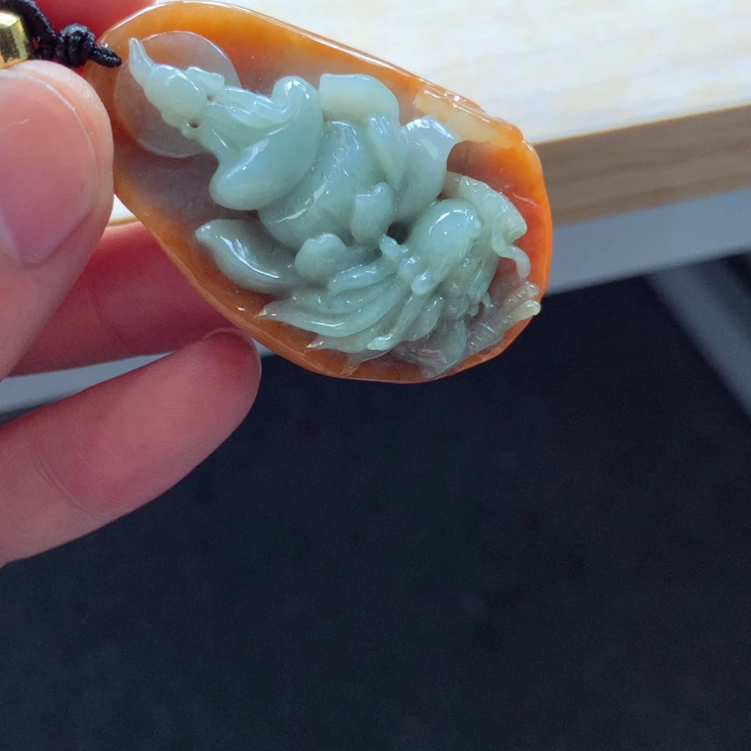 翡翠颈饰未镶嵌吊坠