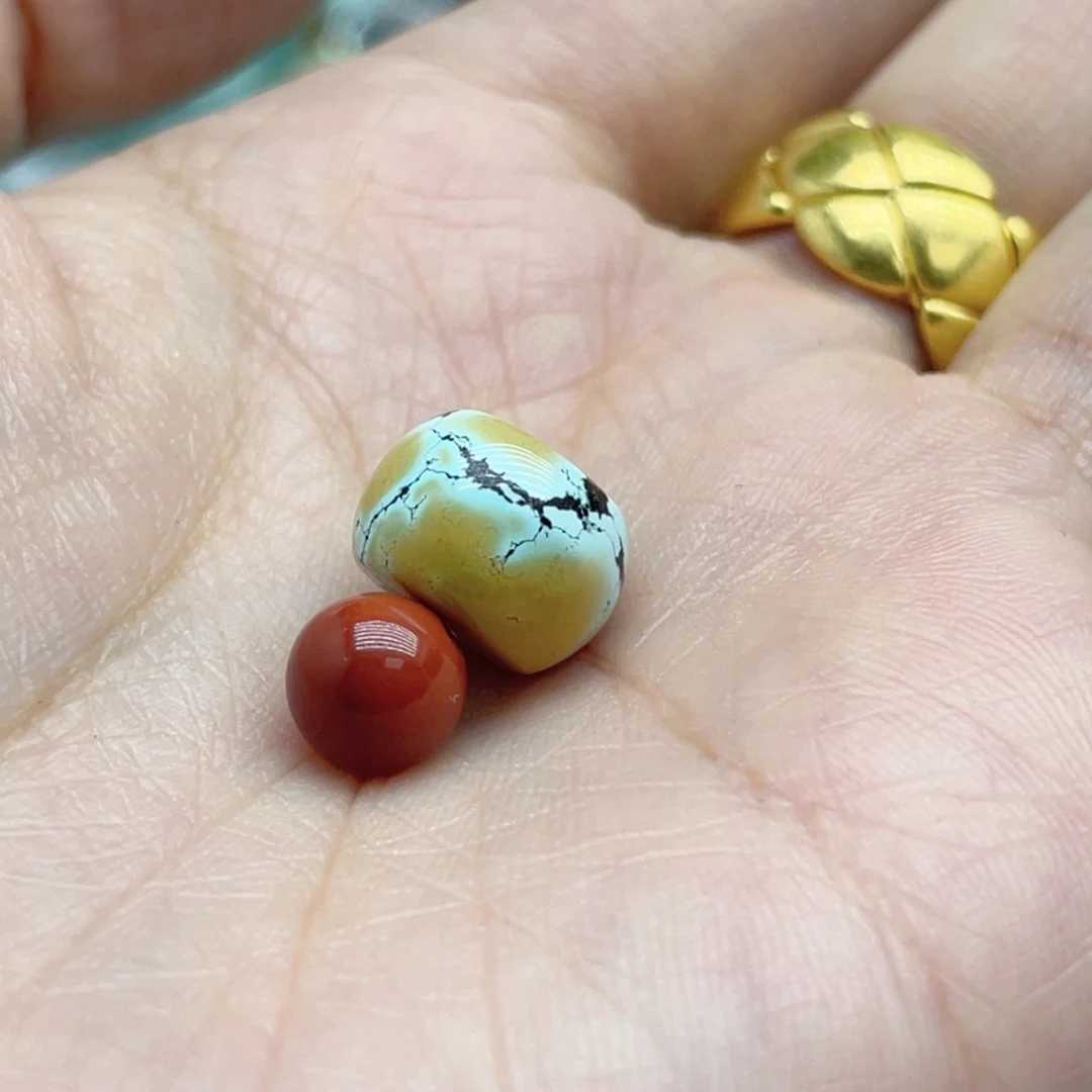 南红玛瑙未镶嵌珠宝奇石