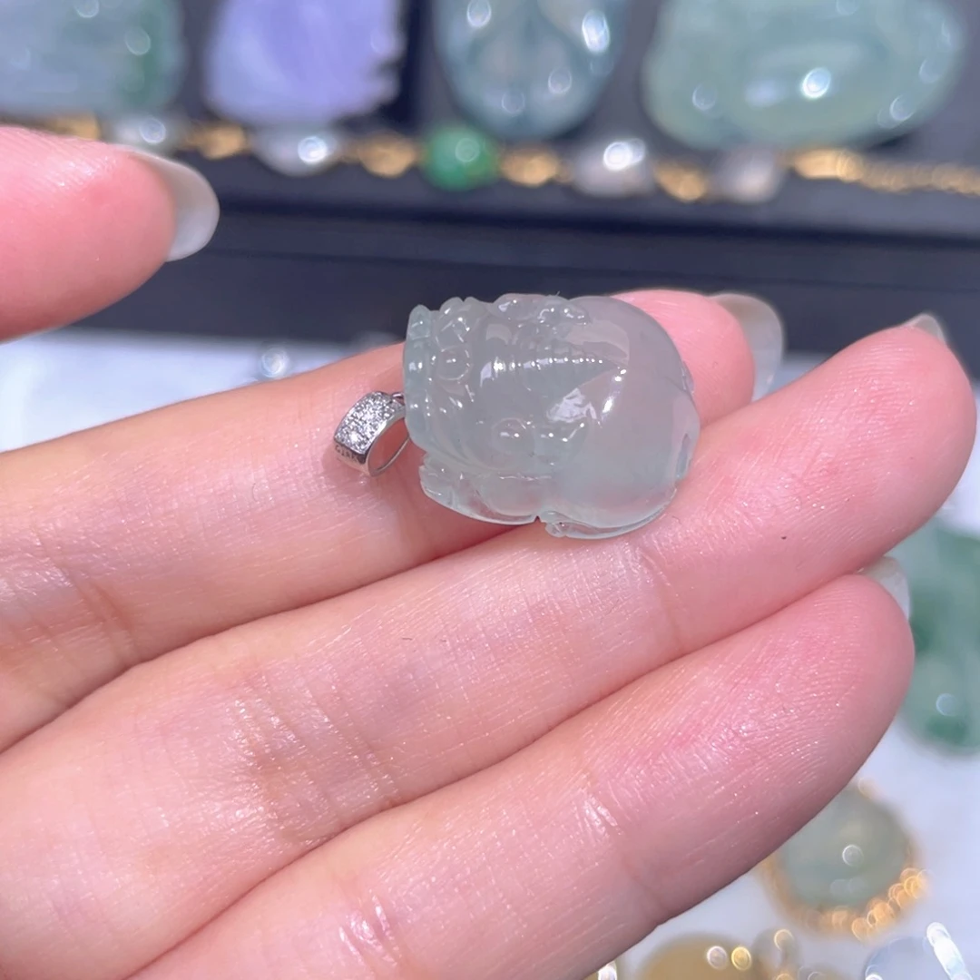 颈饰18K金镶嵌翡翠翡翠