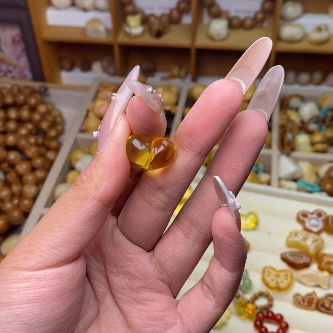 吊坠猴头核桃1.60克爱心