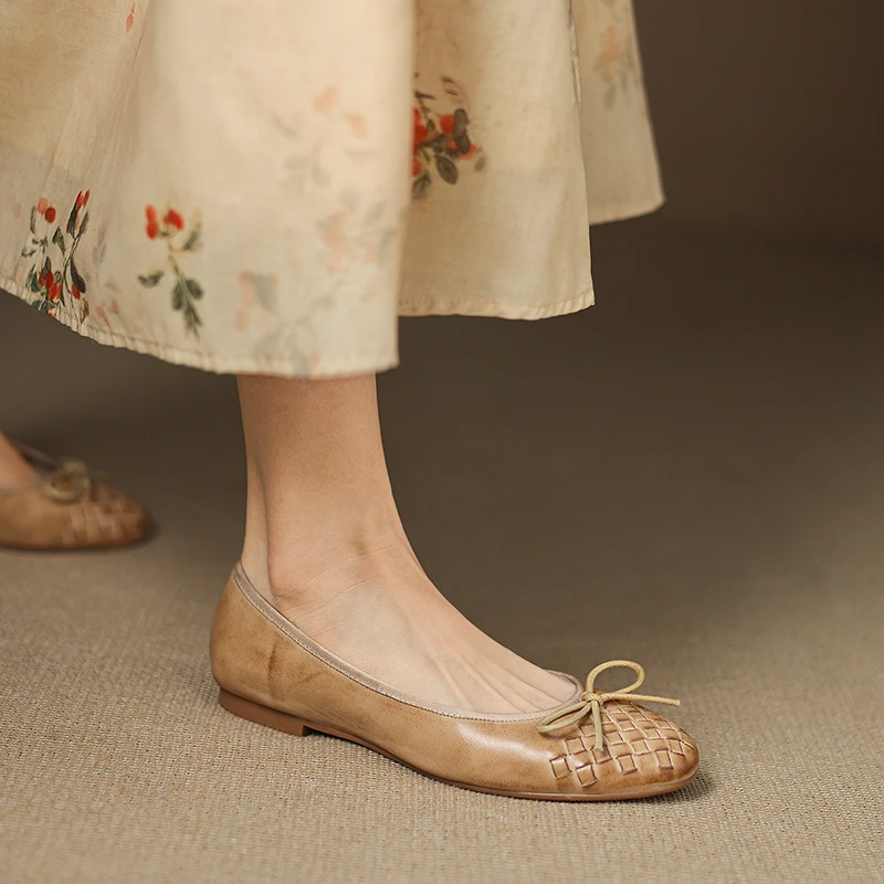 浅口单鞋女2025年新款真皮编织蝴蝶结复古百搭软底休闲平底奶奶鞋