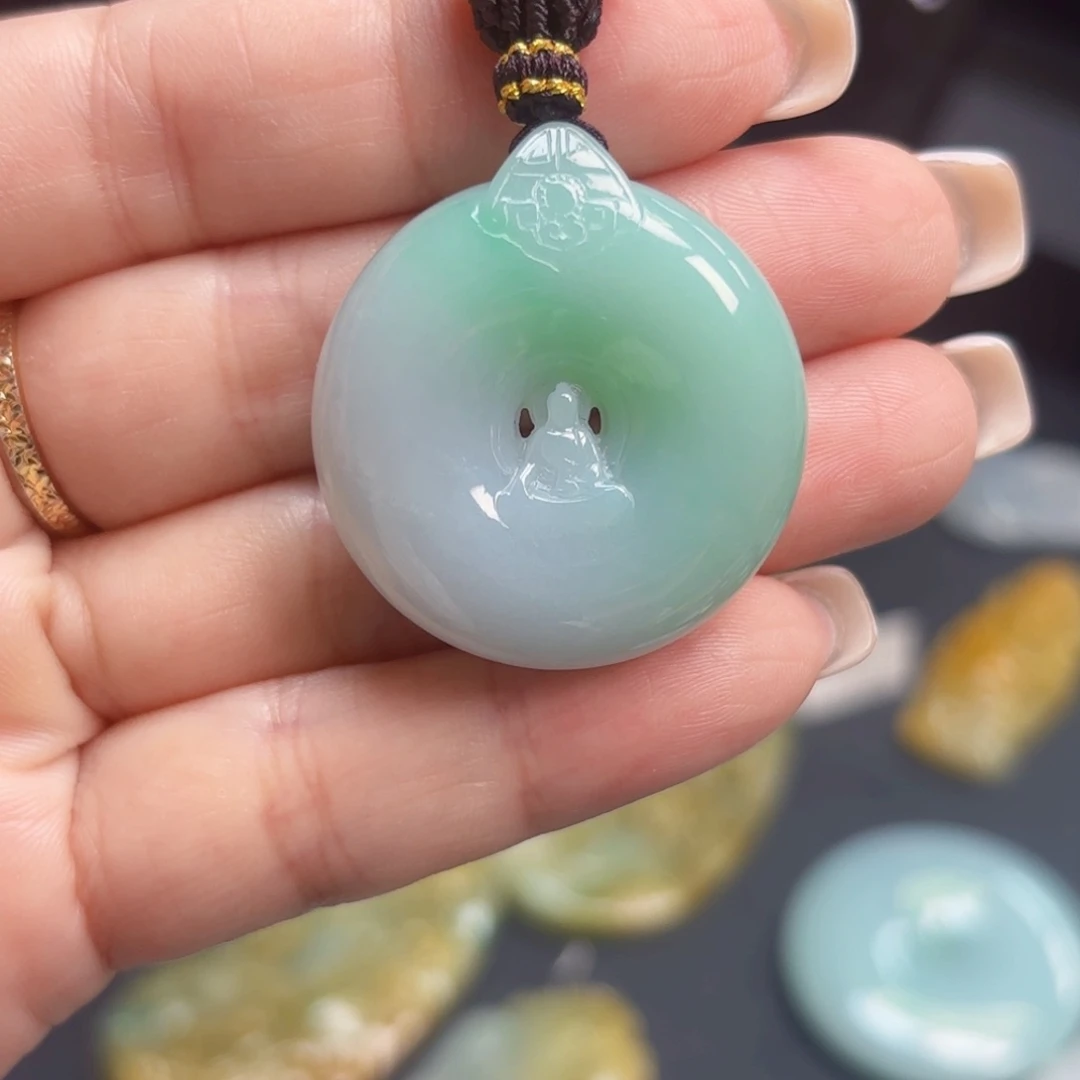 翡翠未镶嵌颈饰果率无象观音