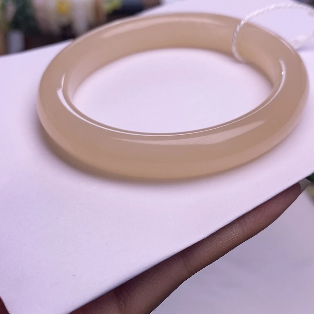 颈饰未镶嵌和田玉毕业级老坑料浓红粉手镯59