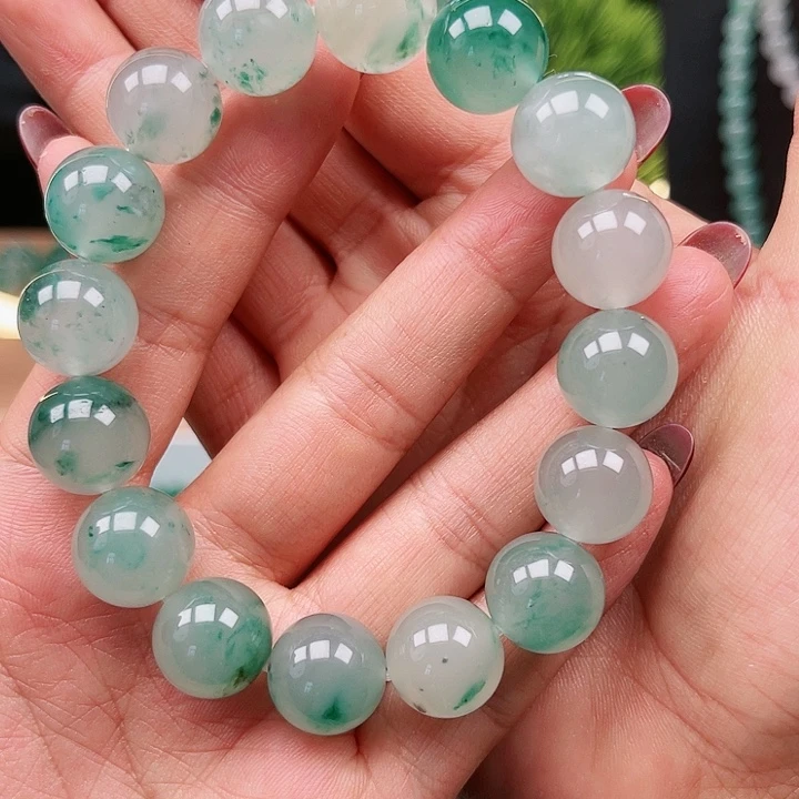 石英质玉未镶嵌颈饰