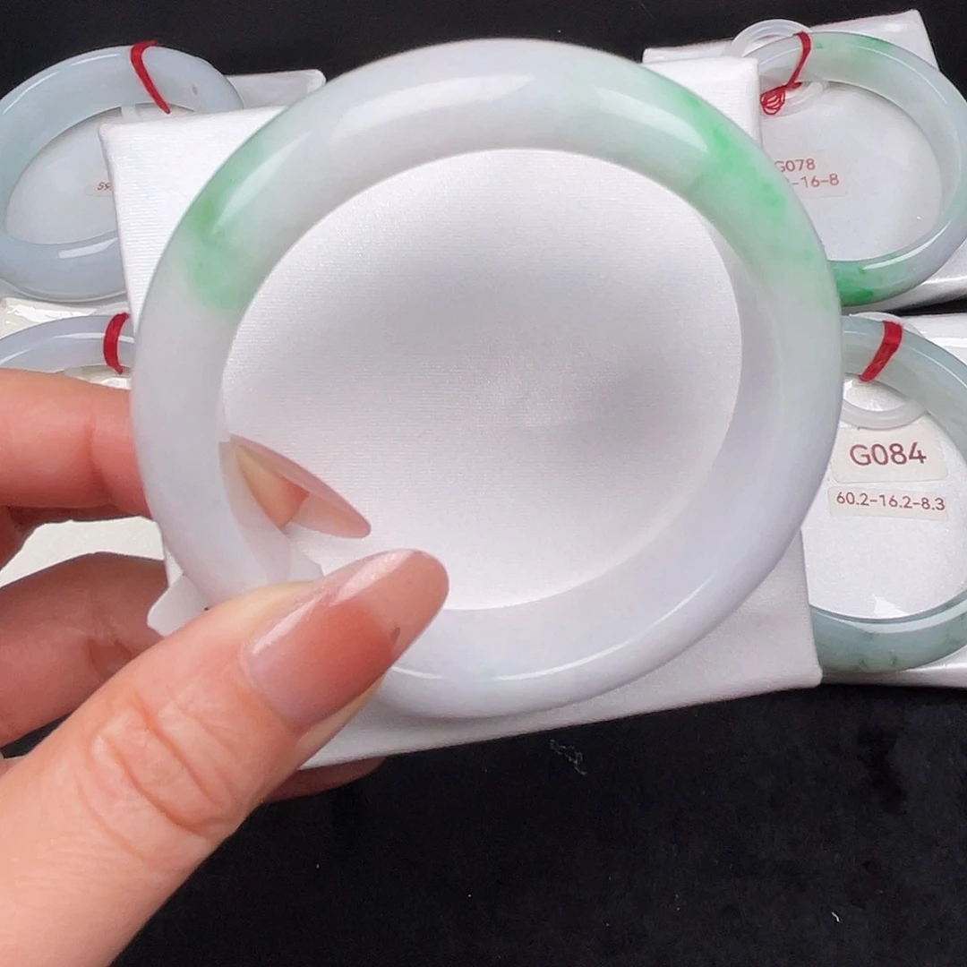 翡翠未镶嵌手镯053