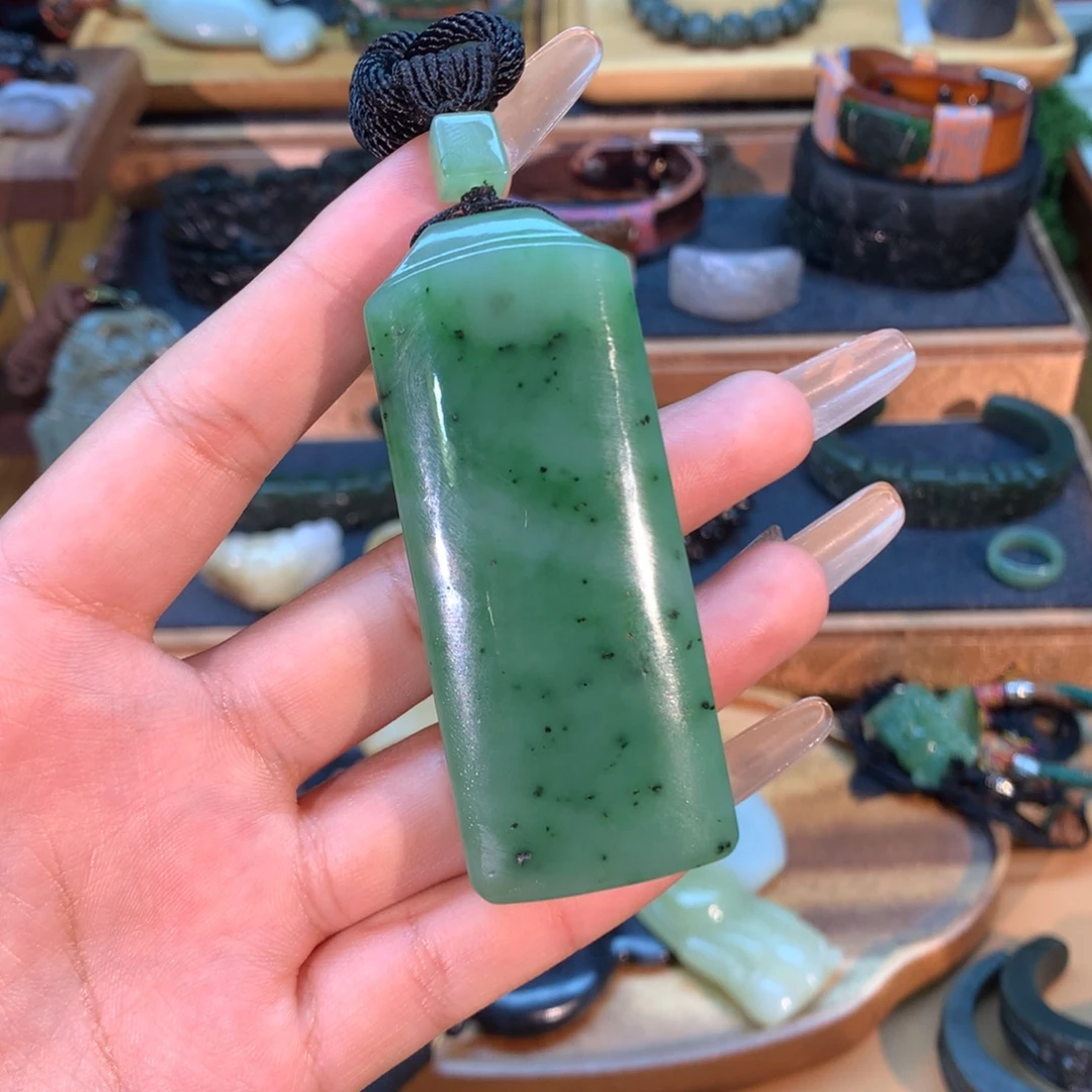 舒***)和田玉（糖玉）未镶嵌挂件