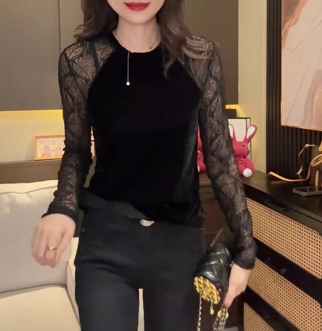 洋气显瘦丝绒拼接蕾丝网袖圆领打底衫