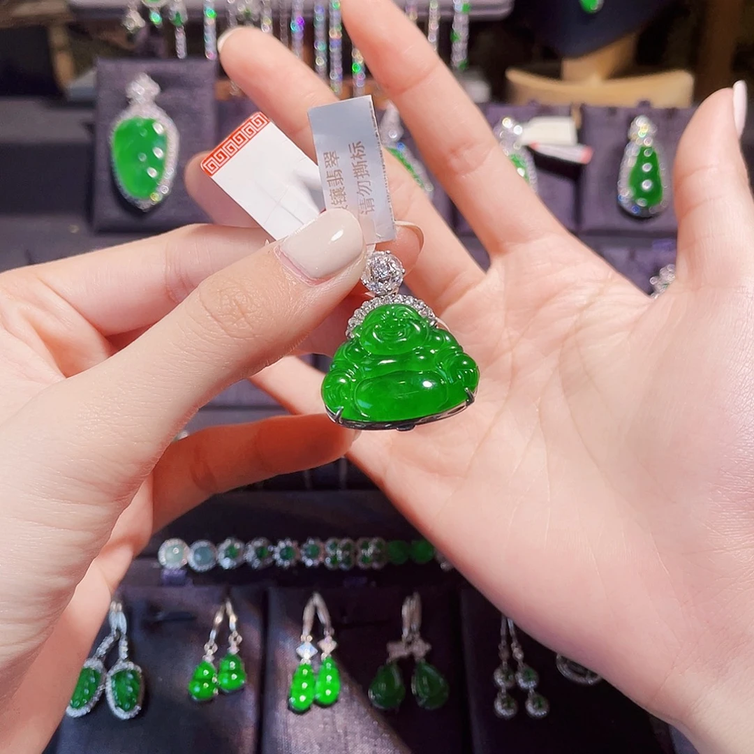 张***。翡翠银S925镶嵌颈饰佛公