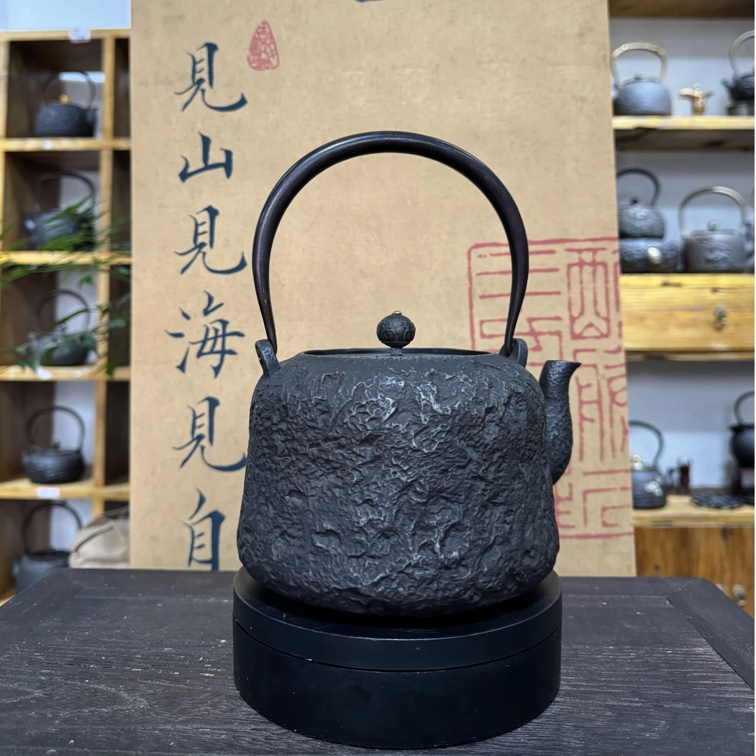 岩肌素壶1.5L虎踞堂铸铁泡茶壶家用烧水壶纯手工失蜡法原铁工艺