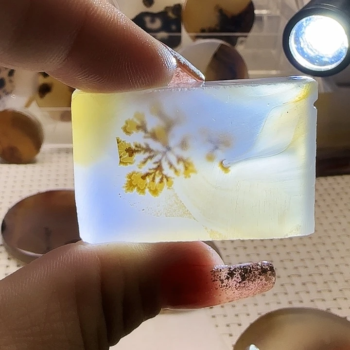 玛瑙/玉髓未镶嵌珠宝奇石