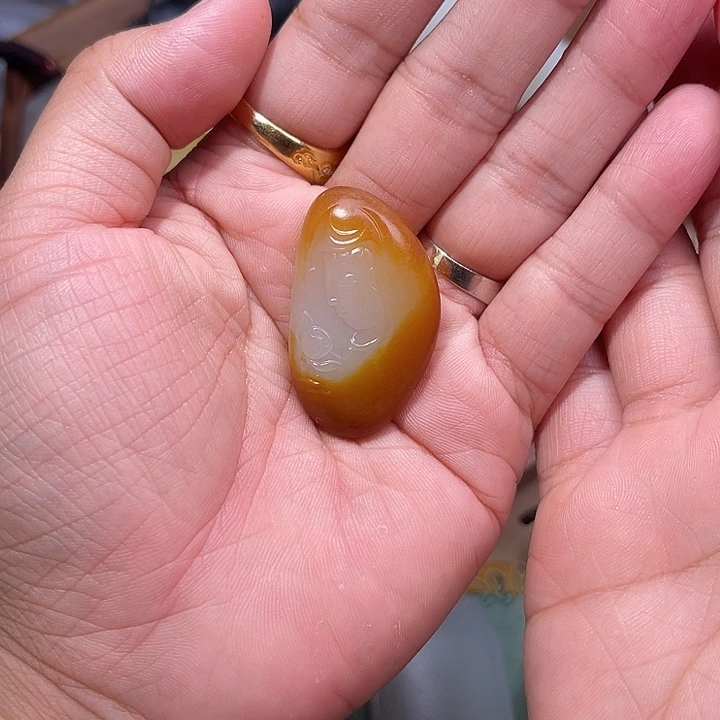 用***4和田玉未镶嵌颈饰