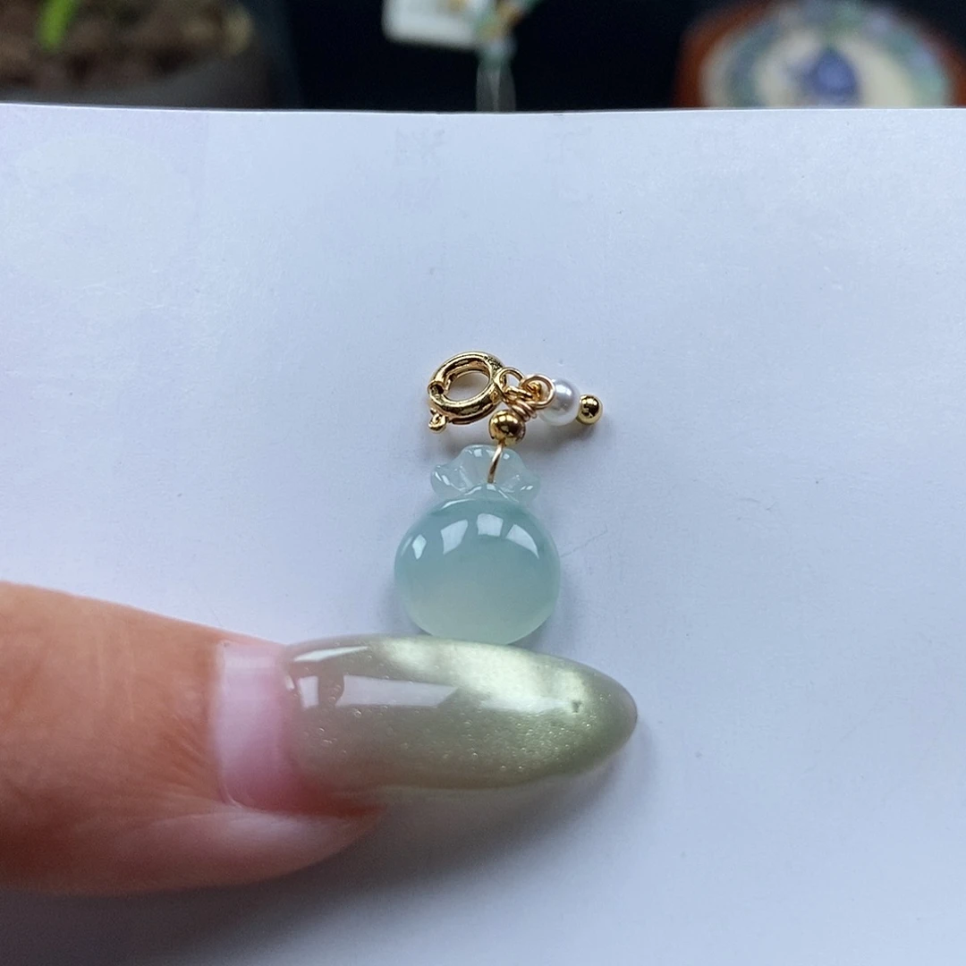 未镶嵌挂件翡翠吊坠