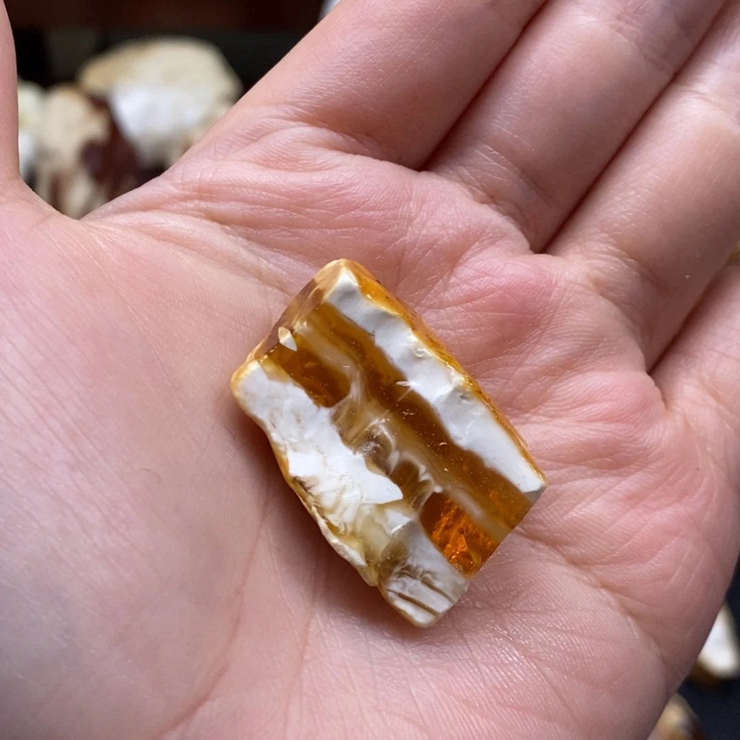 定制琥珀未镶嵌蜜蜡