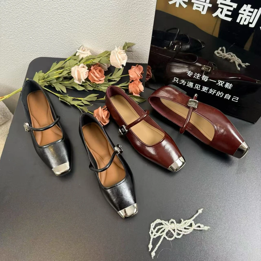 【春色】2025女款时尚百搭休闲小单鞋*1035-1