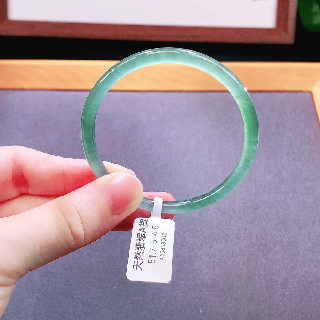 翡翠手镯未镶嵌天然翡翠