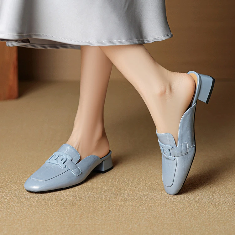 英伦风轻奢包头半拖鞋女2025年新款夏真皮方头凉拖外穿中跟穆勒鞋