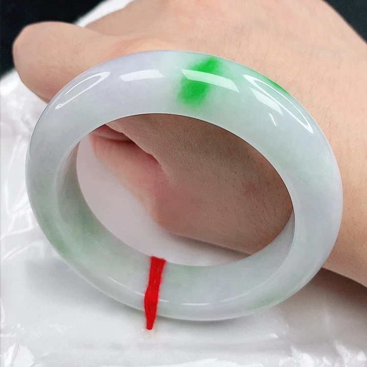 翡翠手镯未镶嵌圈57.5。A01 打9折