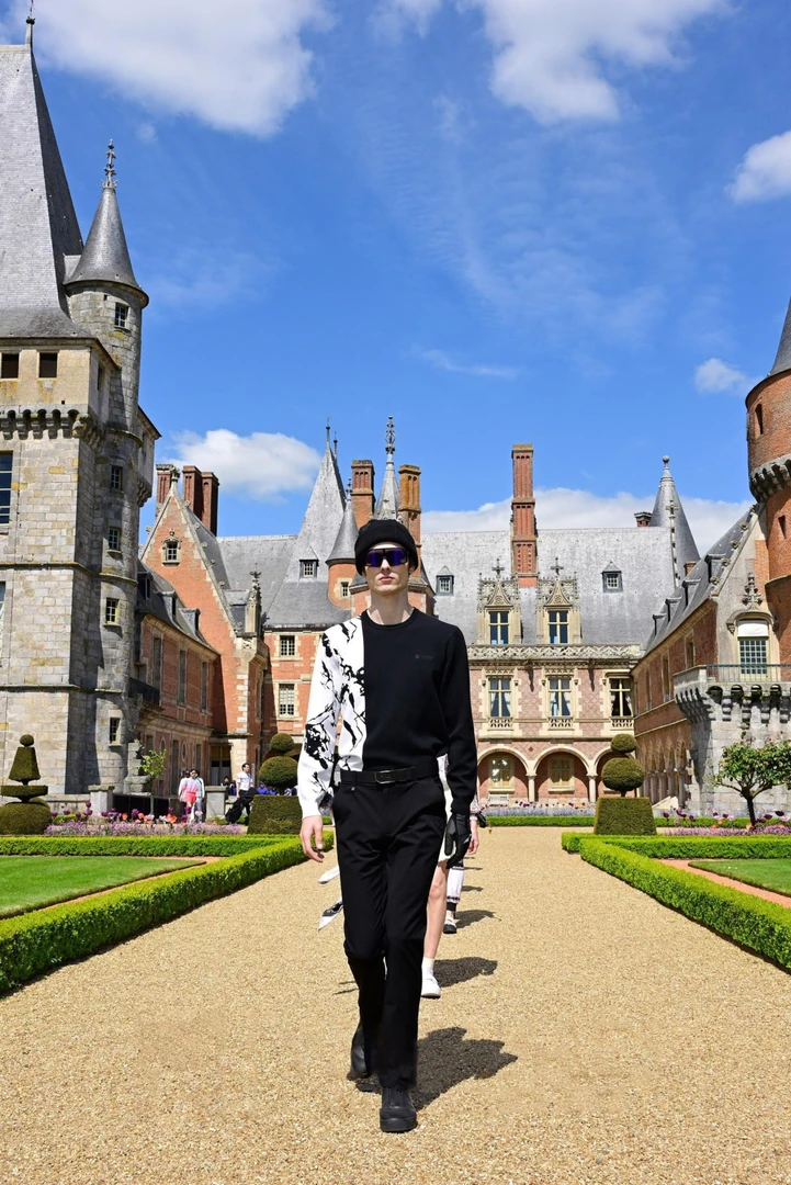 【火靓HUOLIANG-W386】时尚轻奢圣家高温压烫珠字母男女同款短T300g