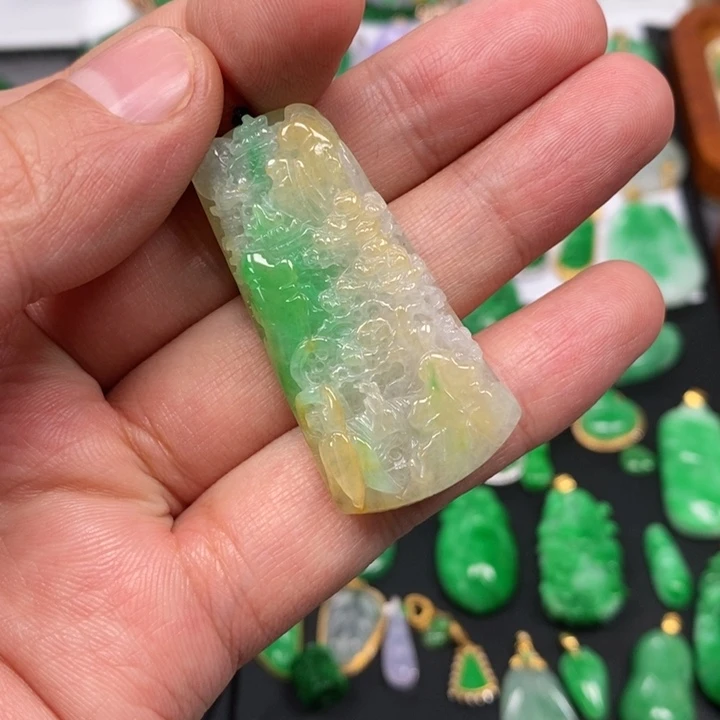 颈饰未镶嵌翡翠吊坠