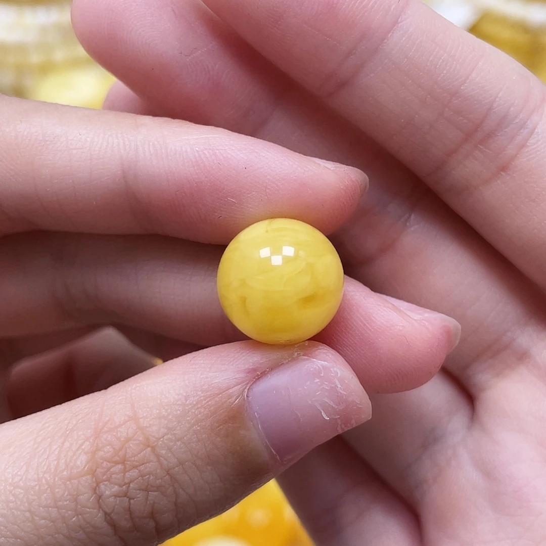 琥珀未镶嵌裸石12.9mm瑕