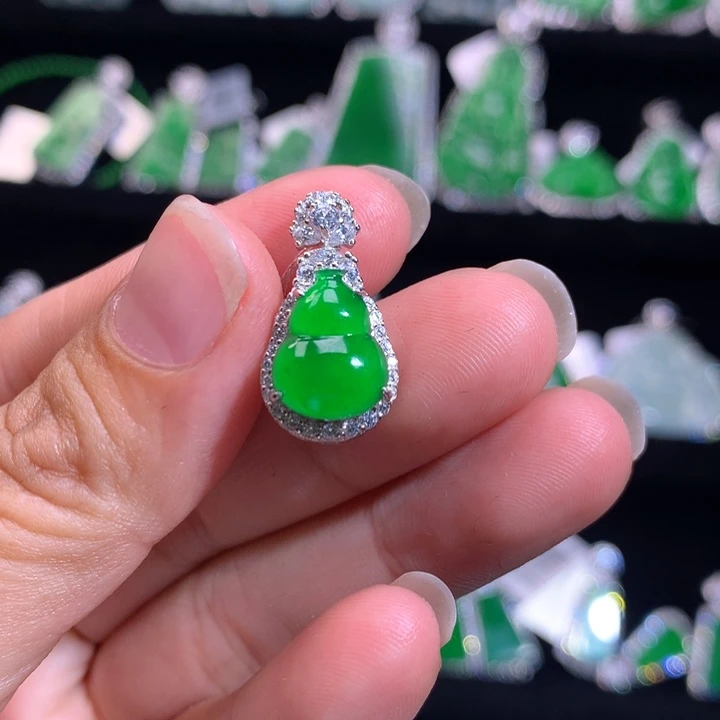 【闪购商品】颈饰银S925镶嵌翡翠天然翡翠