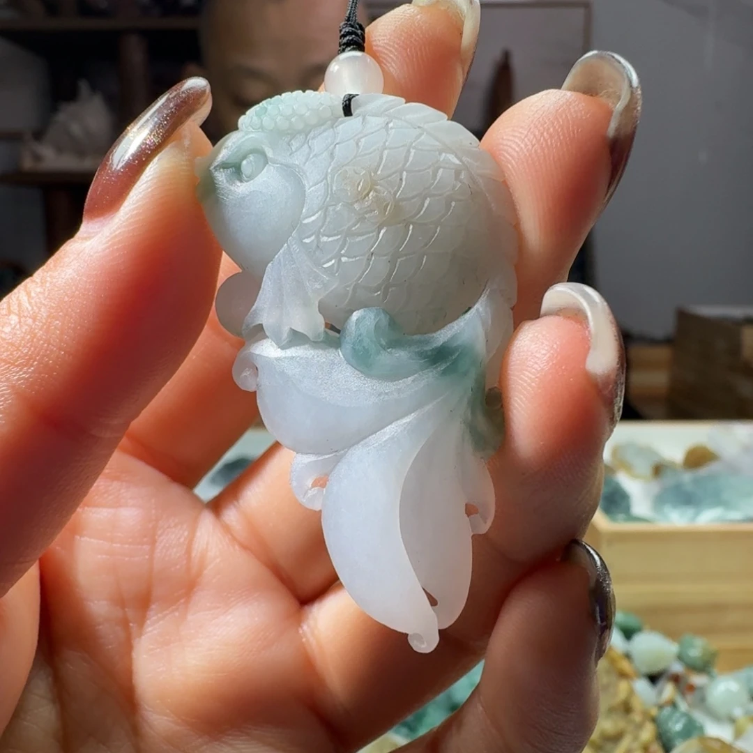 定制翡翠未镶嵌鱼