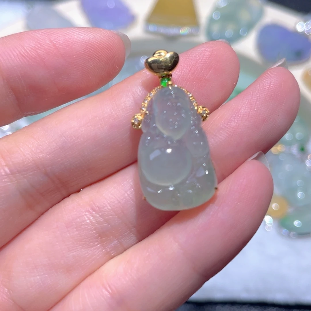 翡翠18K金镶嵌颈饰翡翠