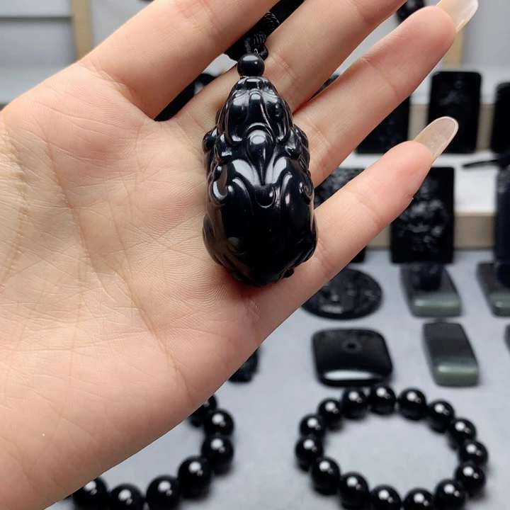 和田玉（墨玉）未镶嵌挂件