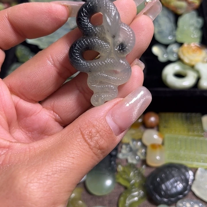 蛇纹石玉合金颈饰