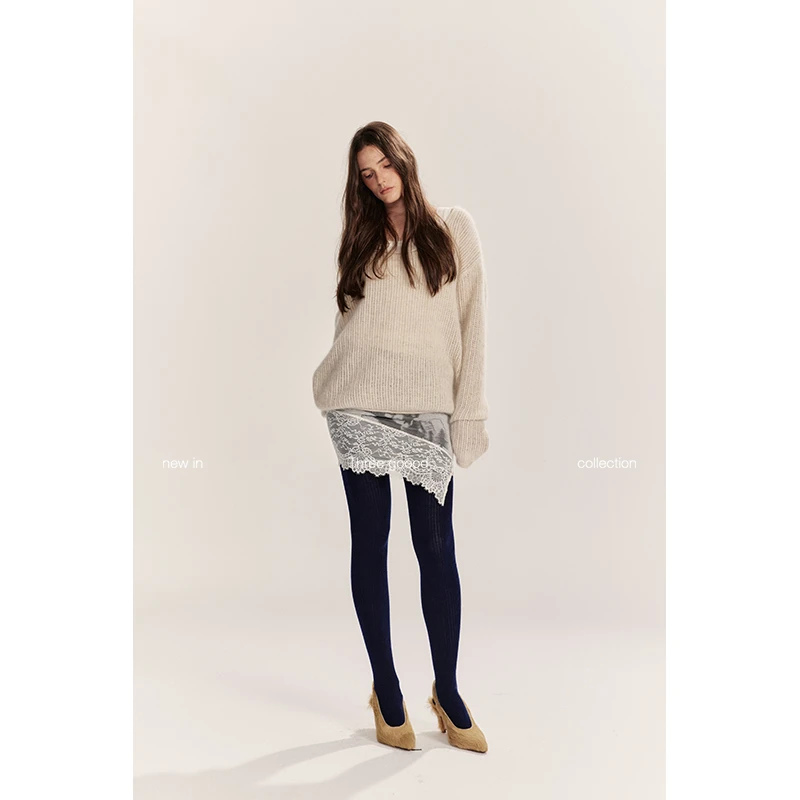 THREE GOOOD/三吉兔毛绵羊毛大U领镂空针织套头衫宽松Y725Z15774