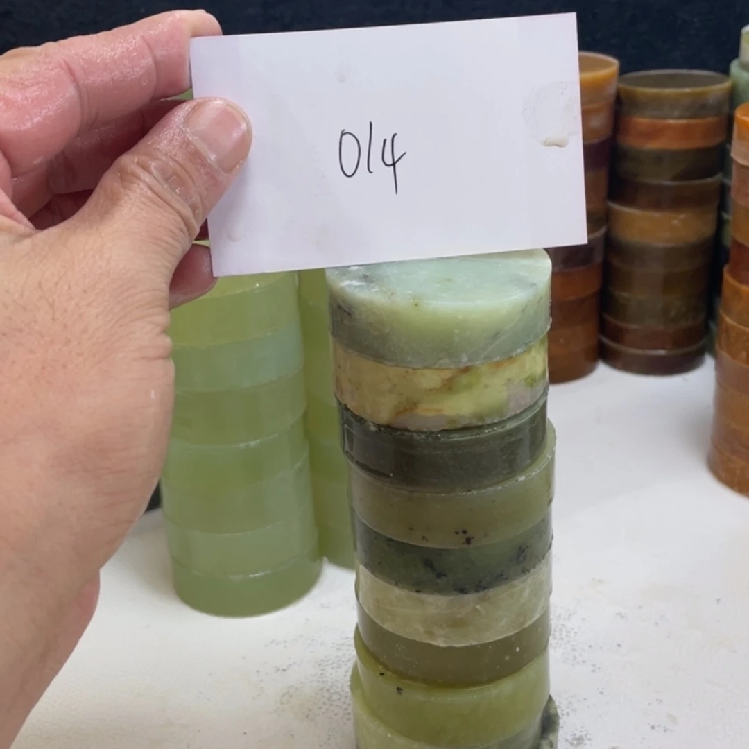 【闪购商品】蛇纹石玉未镶嵌珠宝半成品巨****）