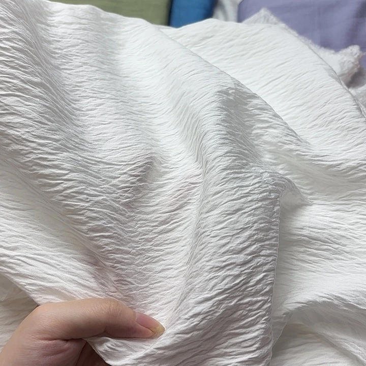 混纺棉白色水波纹2米。