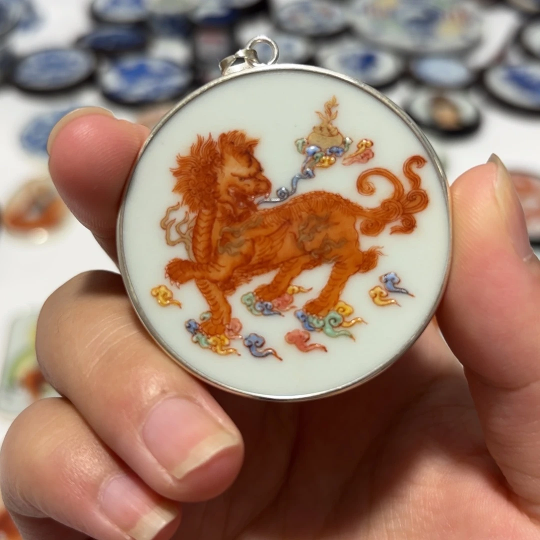 润***泽瓷片精品挂件一个