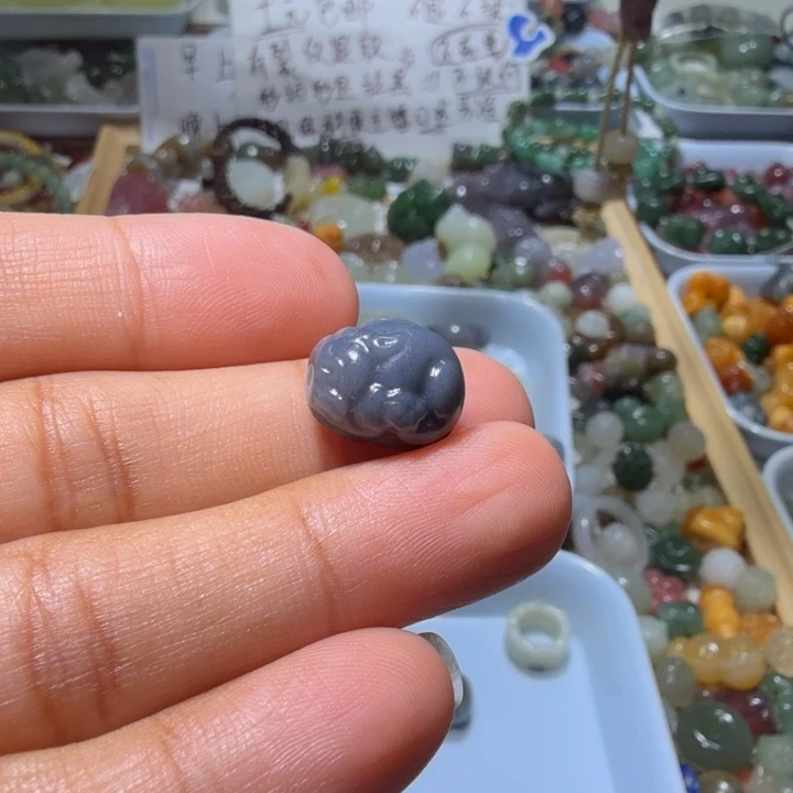 和田玉未镶嵌珠宝半成品吾***意