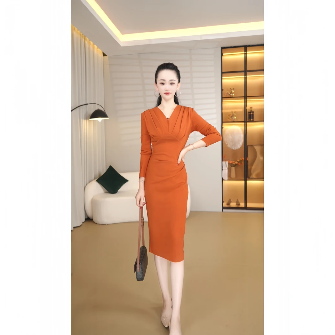 8086-2 高端气质秋装2025新款女装褶皱v领收腰显瘦打底连衣裙