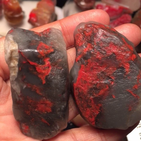 中国巴林鸡血石原石