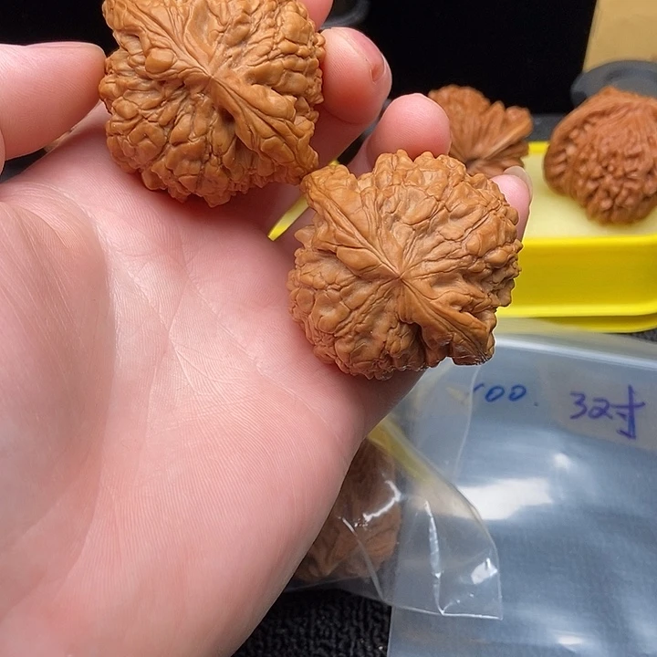 核桃文玩核桃把件龙鼎51