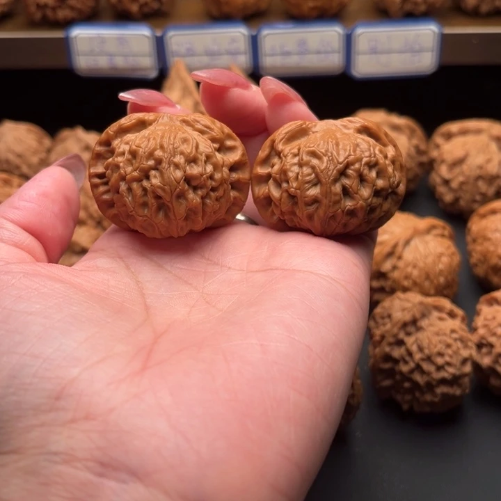 文玩核桃把件核王