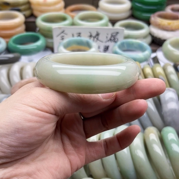 石英质玉手镯未镶嵌爱*