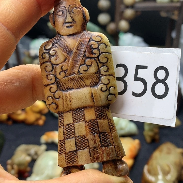 和田玉未镶嵌车挂