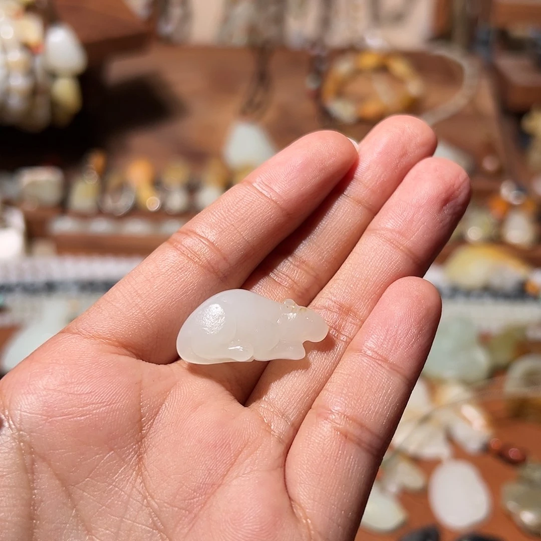 和田玉颈饰未镶嵌小**师