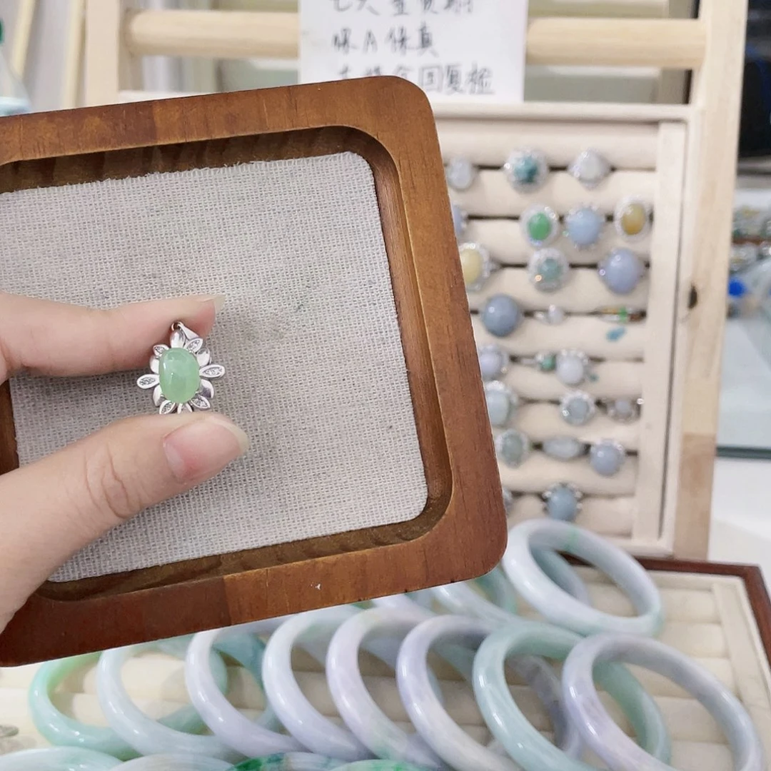 颈饰未镶嵌翡翠天然翡翠Ａ货